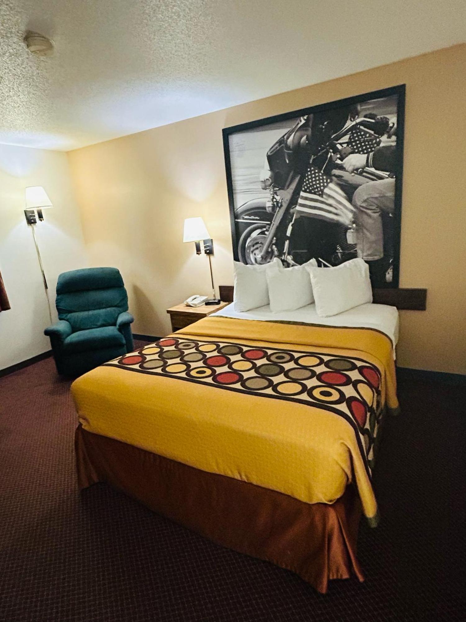 Super 8 By Wyndham Hot Springs Motel Luaran gambar