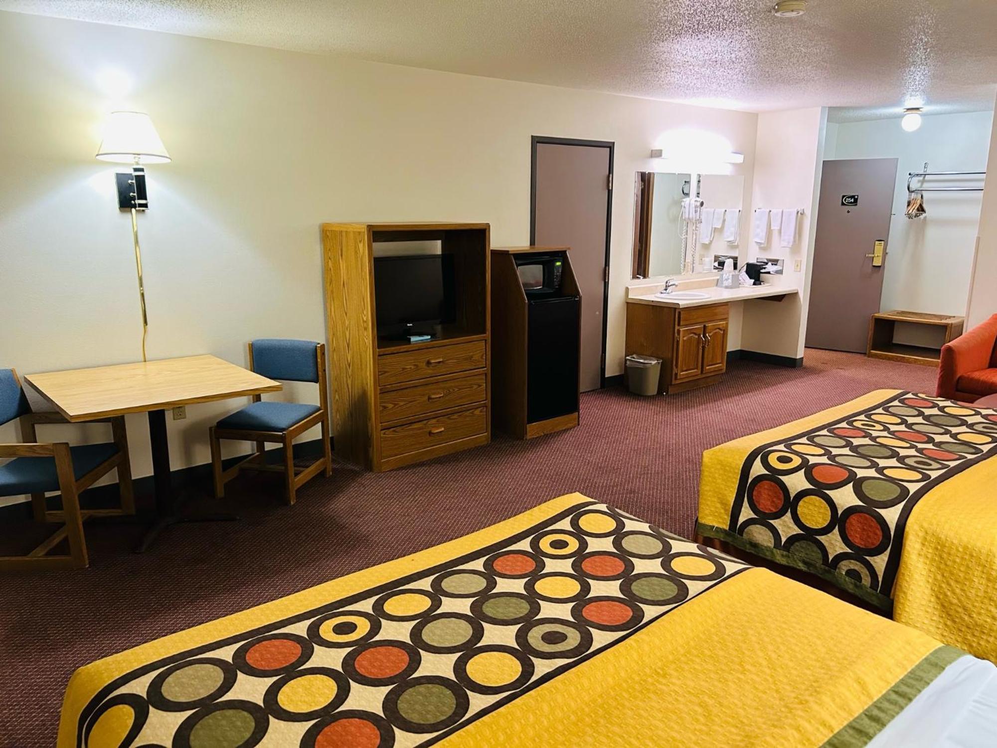 Super 8 By Wyndham Hot Springs Motel Luaran gambar